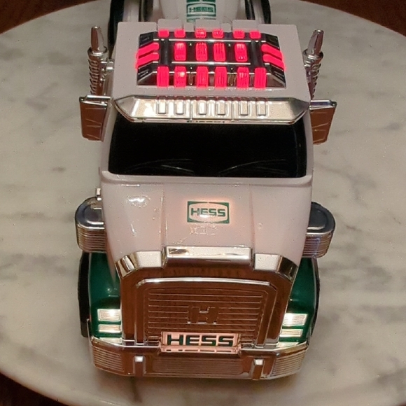 Hess 50th Anniversary Truck and Space Cruiser with Scout, 2014 - Picture 9 of 17